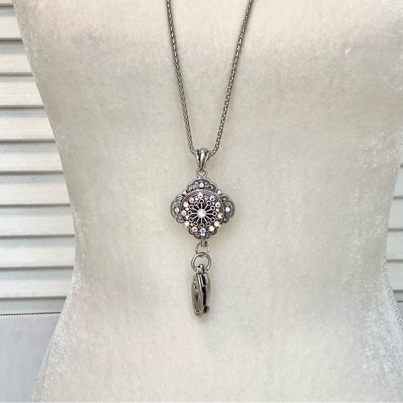 Ginger Snap Badge Holder Necklace & 15 Interchangeable Snaps! - Picture 7 of 10